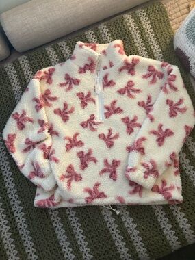 Sincerly Jules Cream Sherpa Pullover with Pink bows Motif